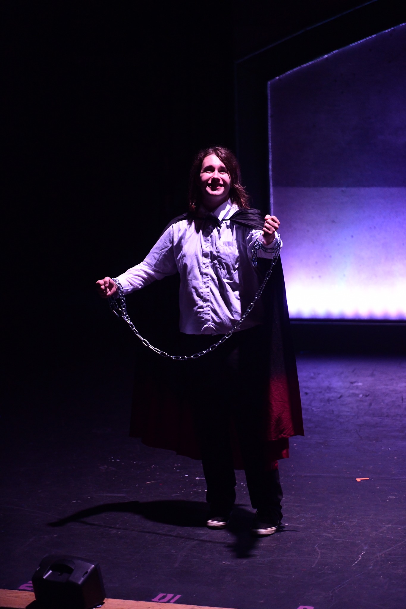 /assets/images/matilda/chains.jpg